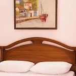 Flagnest - Vintage Comfort * Tirana