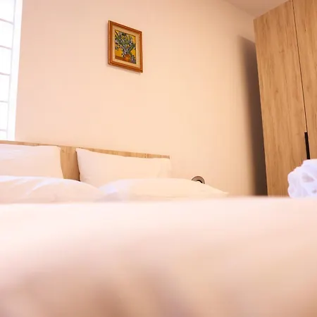 Flagnest - Vintage Comfort Apartment Tirana