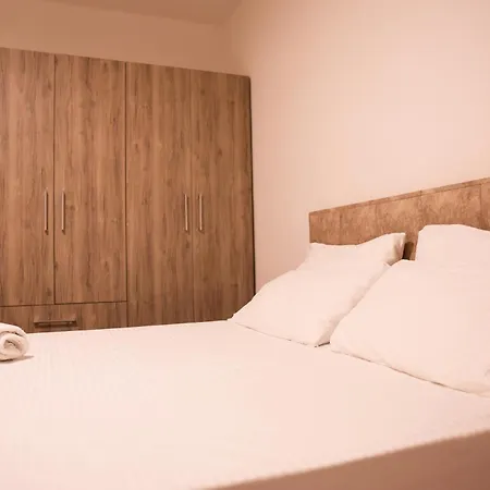 Flagnest - Vintage Comfort