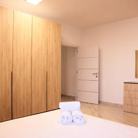 Flagnest - Vintage Comfort Tirana