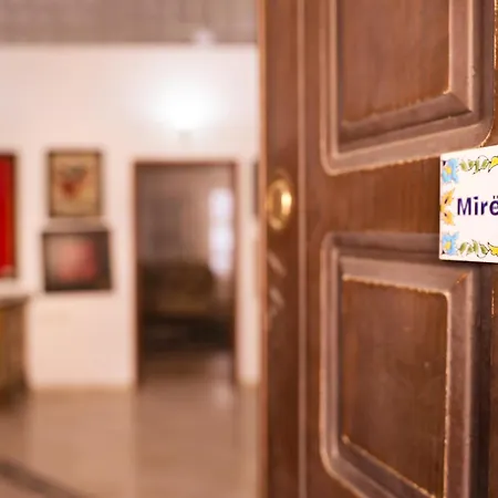 Flagnest - Vintage Comfort Apartment Tirana