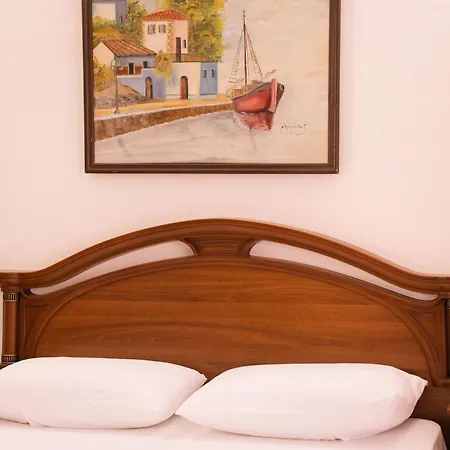 Flagnest - Vintage Comfort * Tirana