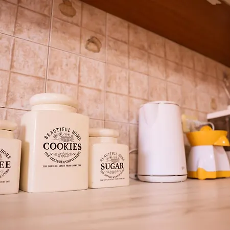 Flagnest - Vintage Comfort Tirana