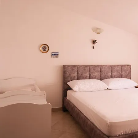 Flagnest - Vintage Comfort Apartment