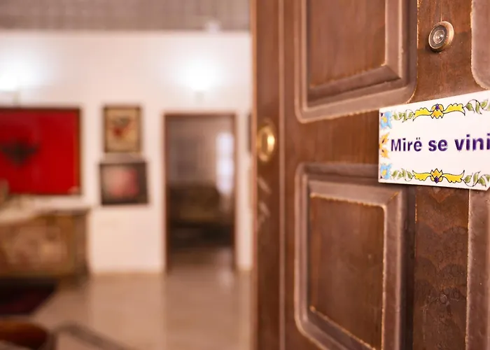 Flagnest - Vintage Comfort Lägenhet Tirana