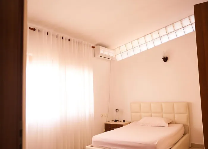 Flagnest - Vintage Comfort *