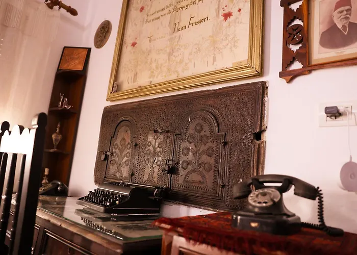 Flagnest - Vintage Comfort