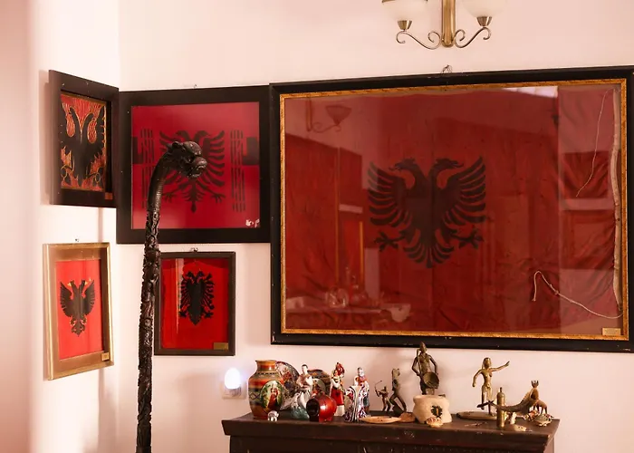 Flagnest - Vintage Comfort * Tirana