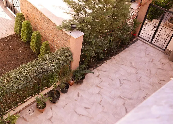 Flagnest - Vintage Comfort